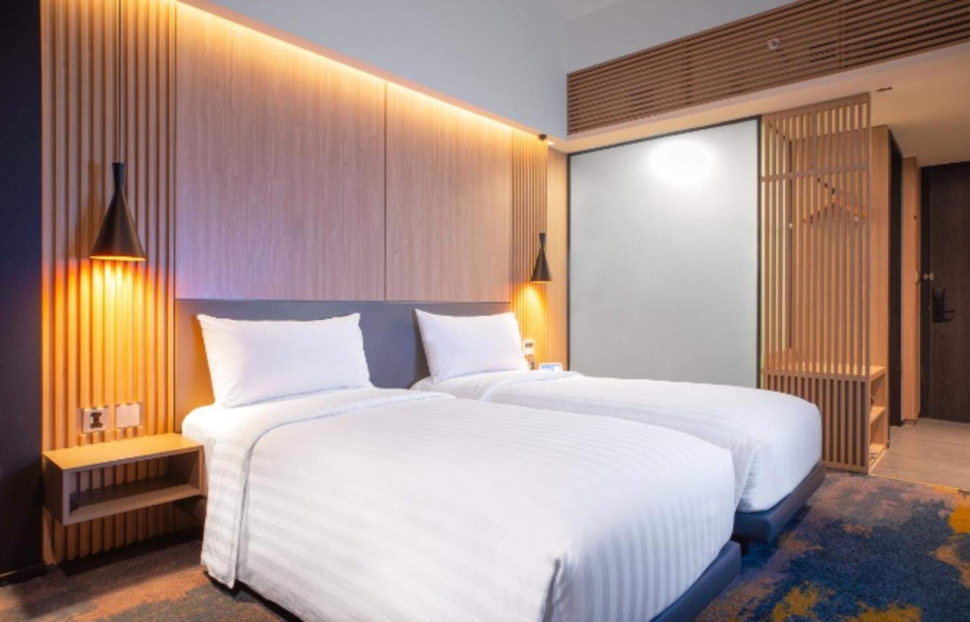 Hotel Aston & Convention Center