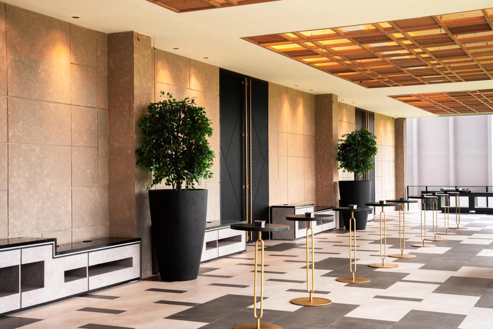 Hotel Aston & Convention Center